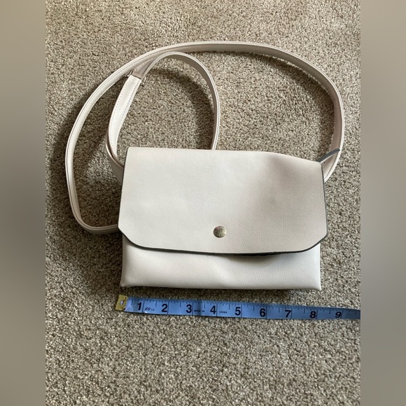 Roots small white shoulder bag - Picture 1 of 9